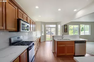 21533 SW Susan Ln, Beaverton, OR 97003 - Photo 12