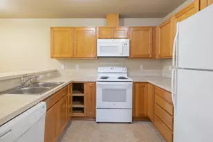 2047 SE Huckleberry Ave, Warrenton, OR 97146 - Photo 8