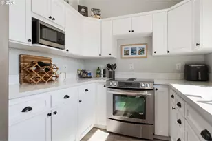 1920 SW Mill St Terrace, Portland, OR 97201 - Photo 18
