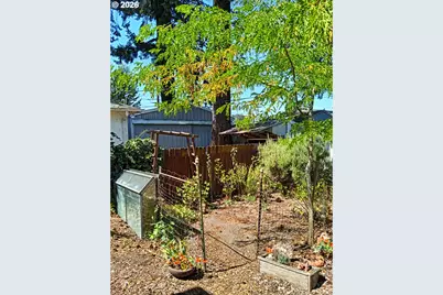 1905 Willamette Ave NE, Albany, OR 97321 - Photo 8