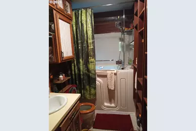 1905 Willamette Ave NE, Albany, OR 97321 - Photo 2