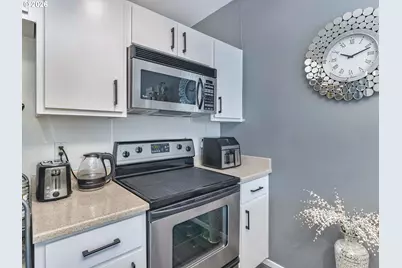 1125 NW 9th Ave #518, Portland, OR 97209 - Photo 14