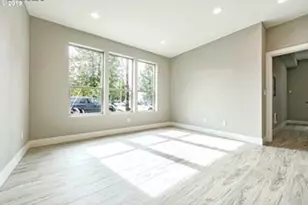 2885 NE Couch St, Portland, OR 97232 - Photo 30