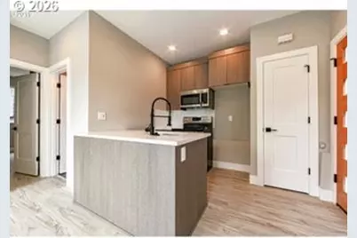 2885 NE Couch St, Portland, OR 97232 - Photo 34