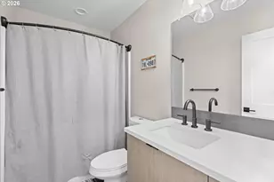 2885 NE Couch St, Portland, OR 97232 - Photo 16