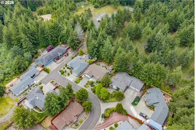 2142 Lynne Dr, North Bend, OR 97459 - Photo 10