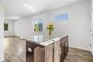 14090 SW Burlwood Ln, Beaverton, OR 97005 - Photo 12