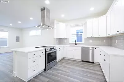 6539 SE Woodstock Blvd, Portland, OR 97206 - Photo 10