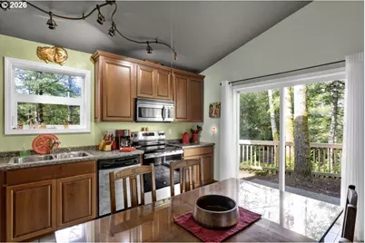 32 Easy St, Florence, OR 97439 - Photo 12