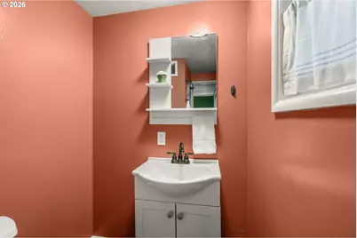 105 W 35th Pl, Eugene, OR 97405 - Photo 20