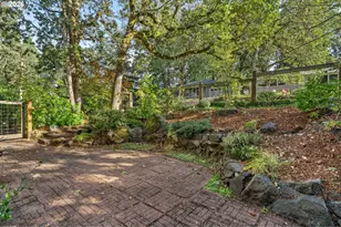 105 W 35th Pl, Eugene, OR 97405 - Photo 46