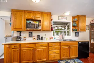 90948 Sunderman Rd, Springfield, OR 97478 - Photo 10