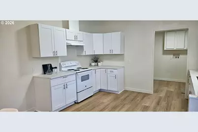 451 Lochaven Ave, Springfield, OR 97477 - Photo 6