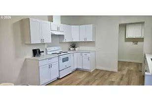 451 Lochaven Ave, Springfield, OR 97477 - Photo 6