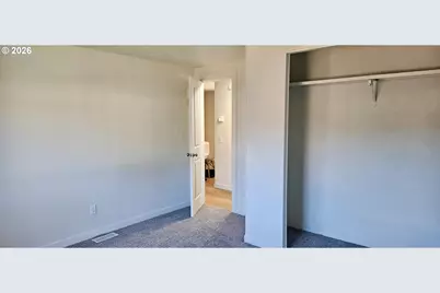 451 Lochaven Ave, Springfield, OR 97477 - Photo 12