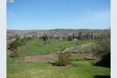 2303 SW Ladow Ave, Pendleton, OR 97801 - Photo 8