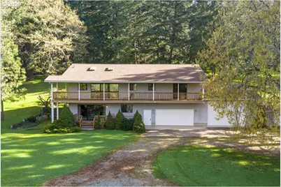 924 Lou Gray Dr, Myrtle Creek, OR 97457 - Photo 2
