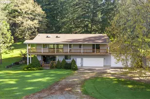 924 Lou Gray Dr, Myrtle Creek, OR 97457 - Photo 2