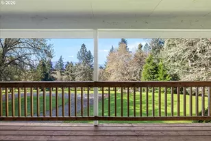 924 Lou Gray Dr, Myrtle Creek, OR 97457 - Photo 28