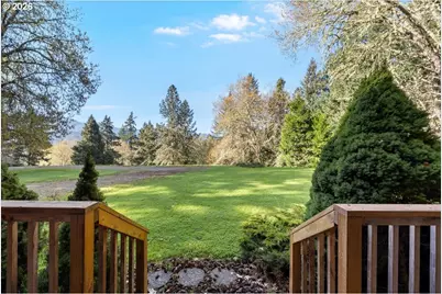 924 Lou Gray Dr, Myrtle Creek, OR 97457 - Photo 8