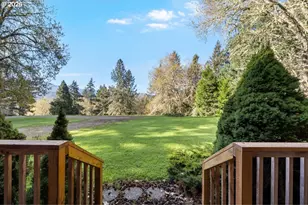 924 Lou Gray Dr, Myrtle Creek, OR 97457 - Photo 8