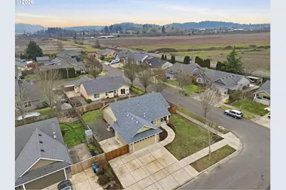 6090 Latour Ln, Eugene, OR 97402 - Photo 34