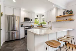 5555 SE Stark St, Portland, OR 97215 - Photo 8