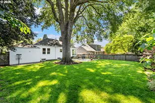 5555 SE Stark St, Portland, OR 97215 - Photo 28