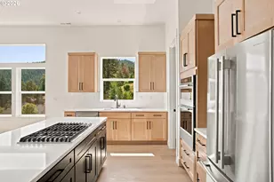 994 S 67th St, Springfield, OR 97478 - Photo 14