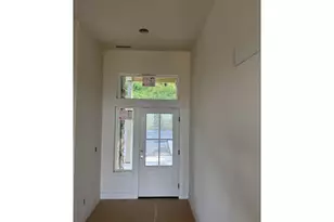 994 S 67th St, Springfield, OR 97478 - Photo 6