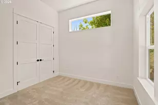 994 S 67th St, Springfield, OR 97478 - Photo 6