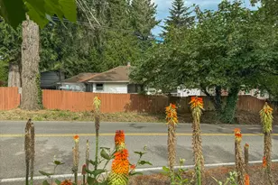 7101 SE 122nd Ave, Portland, OR 97236 - Photo 2