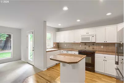 22020 SW Grahams Ferry Rd #APT C, Tualatin, OR 97062 - Photo 10