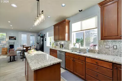 10818 SW Brown St, Tualatin, OR 97062 - Photo 8