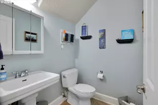 10818 SW Brown St, Tualatin, OR 97062 - Photo 14