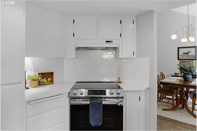 8908 SW 50th Ave, Portland, OR 97219 - Photo 16