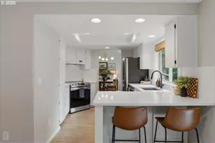 8908 SW 50th Ave, Portland, OR 97219 - Photo 14