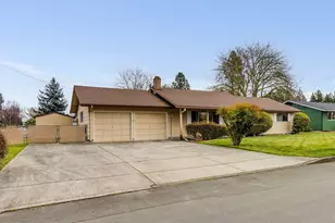 12813 NE 2nd Ave, Vancouver, WA 98685 - Photo 2