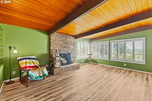 1159 E 1st Pl, Coquille, OR 97423 - Photo 4