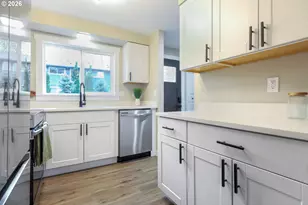 4921 SW 59th Ave, Portland, OR 97221 - Photo 10