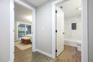 4921 SW 59th Ave, Portland, OR 97221 - Photo 12