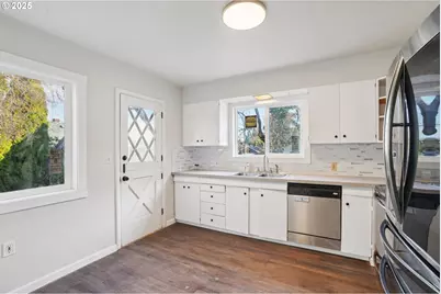 1315 N Russet St, Portland, OR 97217 - Photo 10