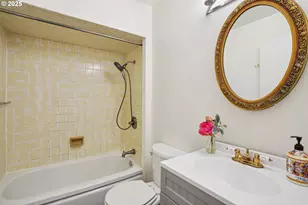 1315 N Russet St, Portland, OR 97217 - Photo 12