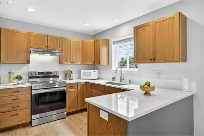 929 NW Spring St, Newport, OR 97365 - Photo 16