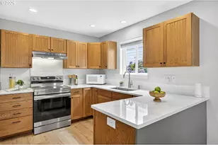 929 NW Spring St, Newport, OR 97365 - Photo 16