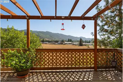 184 SE Cordelia Dr, Myrtle Creek, OR 97457 - Photo 20