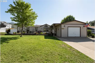 184 SE Cordelia Dr, Myrtle Creek, OR 97457 - Photo 1