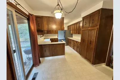 15400 SE Barlow Ct, Damascus, OR 97089 - Photo 8