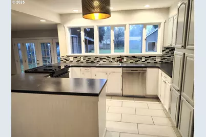 641 Dietz Ave, Keizer, OR 97303 - Photo 2