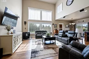 29246 McMullen Ln, Junction City, OR 97448 - Photo 8